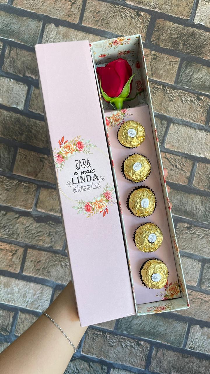 Caixa Delicadeza Rosa com Ferrero