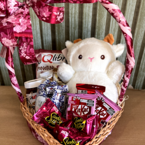Cesta Romântica com Pelúcia e Chocolates