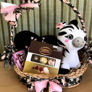 Cesta com Ferrero Rocher e Pelúcia