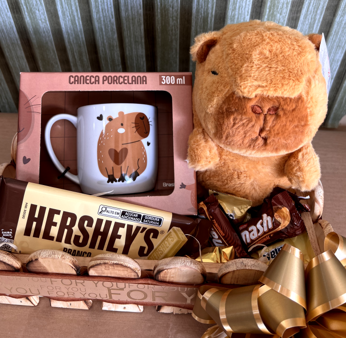 Cesta com Pelúcia Capivara e Chocolates